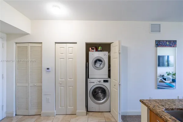 $325,000 | 510 Northwest 84th Avenue, Unit 511, Plantation, FL 33324