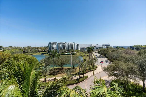 $325,000 | 510 Northwest 84th Avenue, Unit 511, Plantation, FL 33324