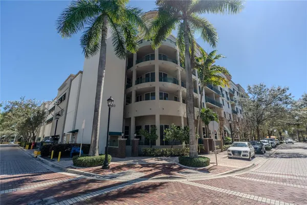 $325,000 | 510 Northwest 84th Avenue, Unit 511, Plantation, FL 33324