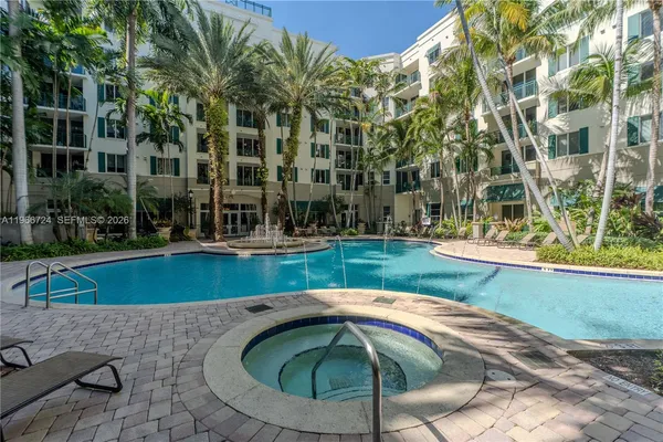 $325,000 | 510 Northwest 84th Avenue, Unit 511, Plantation, FL 33324