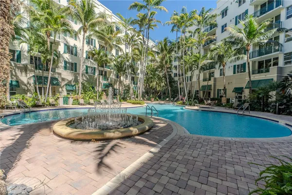 $325,000 | 510 Northwest 84th Avenue, Unit 511, Plantation, FL 33324