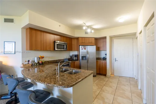 $325,000 | 510 Northwest 84th Avenue, Unit 511, Plantation, FL 33324