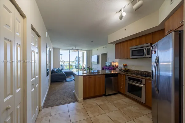 $325,000 | 510 Northwest 84th Avenue, Unit 511, Plantation, FL 33324