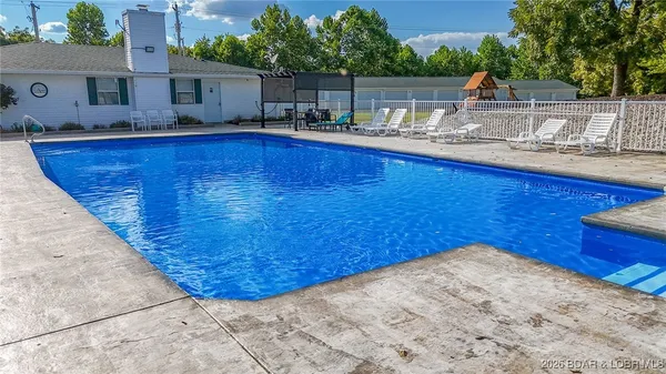 $335,000 | 601 Park Pl Drive, Unit 4D, Kaiser, MO 65047