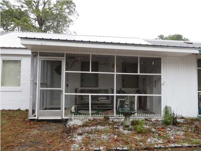 18 West Pine Street, Unit 4 Carrabelle, FL 32322 - Photo 1 of 1