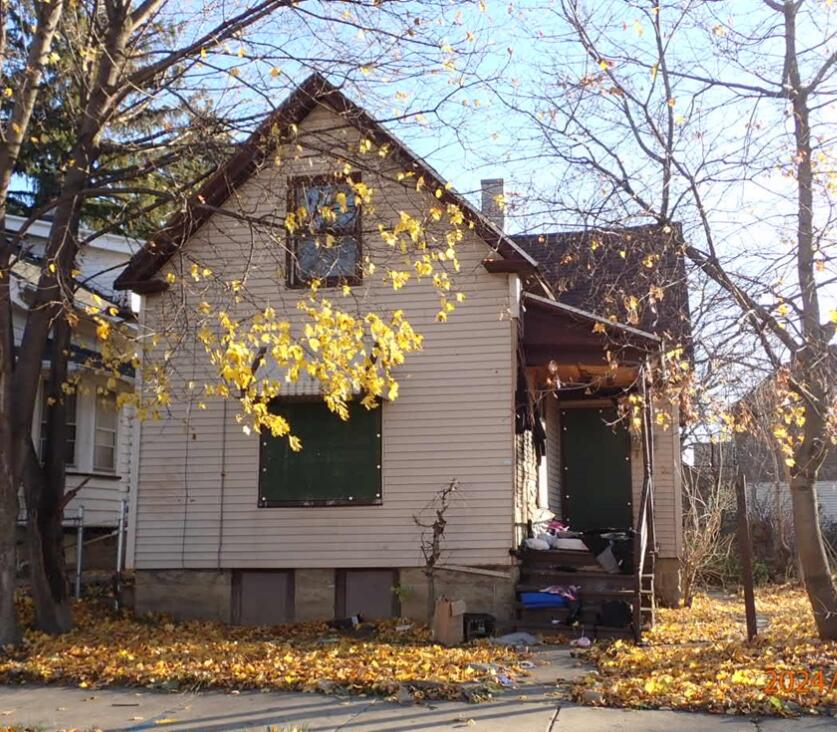 3260 North 15th Street Milwaukee, WI 53206 - Photo 1 of 1 3260 N 15th St