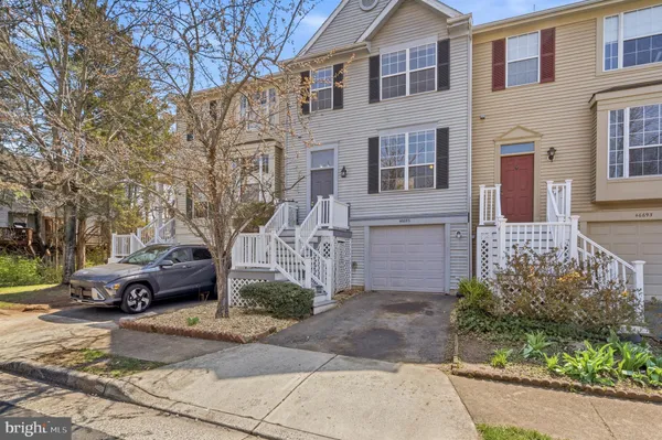 $3,000 | 46695 Sandalwood Square, Sterling, VA 20164