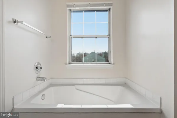 $3,000 | 46695 Sandalwood Square, Sterling, VA 20164