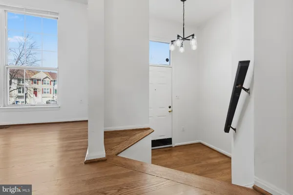 $3,000 | 46695 Sandalwood Square, Sterling, VA 20164