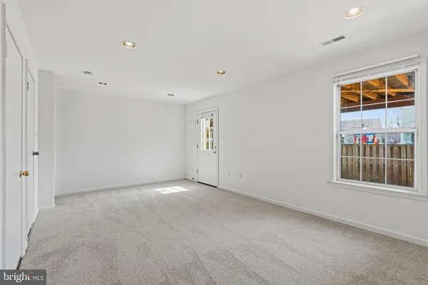 $3,000 | 46695 Sandalwood Square, Sterling, VA 20164