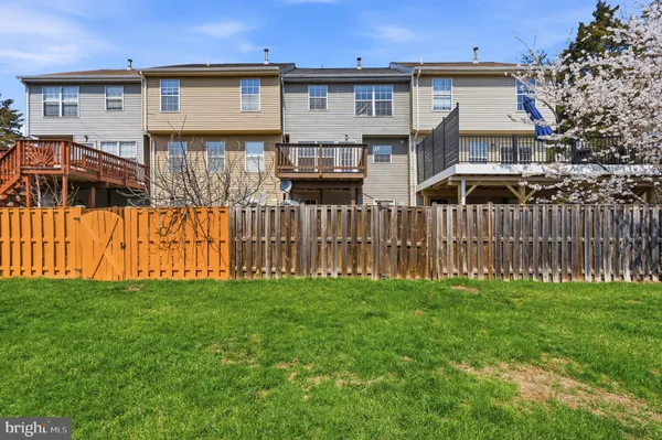 $3,000 | 46695 Sandalwood Square, Sterling, VA 20164