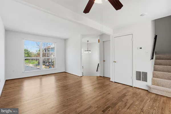 $3,000 | 46695 Sandalwood Square, Sterling, VA 20164