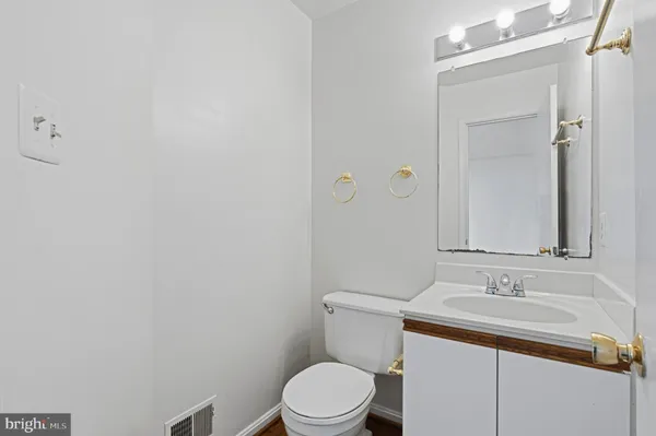 $3,000 | 46695 Sandalwood Square, Sterling, VA 20164