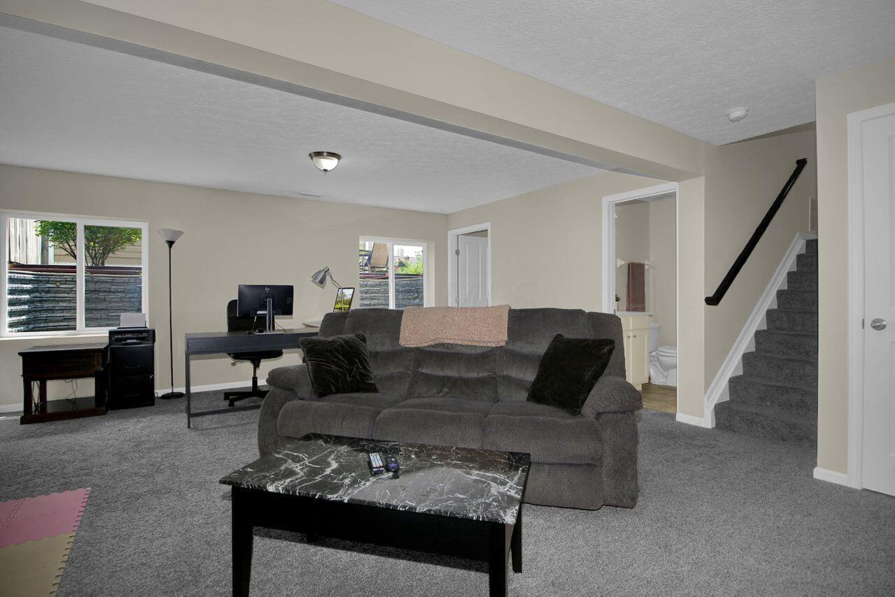8008 Ravine Run Lane, Unit 8008 Columbus, OH 43235 - Photo 21 of 30 OO