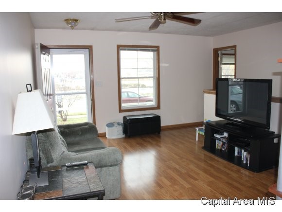 2429 Grom Drive Springfield, IL 62707 - Photo 6 of 10 Gallery Image 6