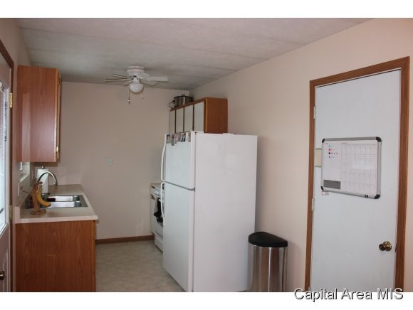 2429 Grom Drive Springfield, IL 62707 - Photo 7 of 10 Gallery Image 7