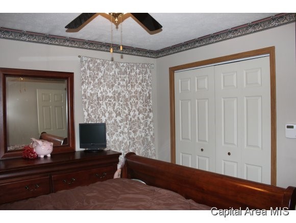 2429 Grom Drive Springfield, IL 62707 - Photo 8 of 10 Gallery Image 8
