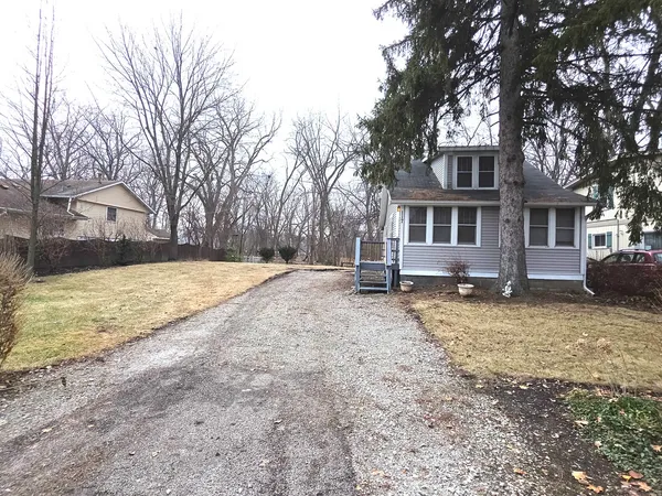 $1,950 | 117 Woodland Drive, Round Lake Beach, IL 60073
