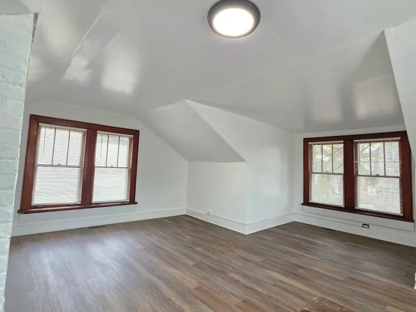 $1,950 | 117 Woodland Drive, Round Lake Beach, IL 60073