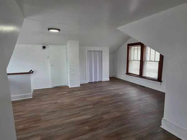 $1,950 | 117 Woodland Drive, Round Lake Beach, IL 60073