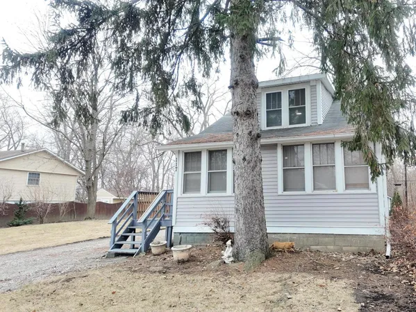 $1,950 | 117 Woodland Drive, Round Lake Beach, IL 60073
