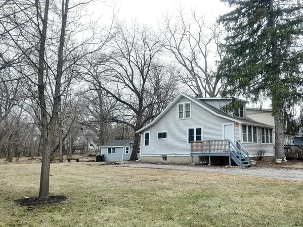 $1,950 | 117 Woodland Drive, Round Lake Beach, IL 60073