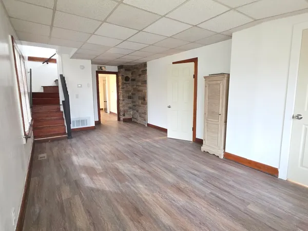$1,950 | 117 Woodland Drive, Round Lake Beach, IL 60073
