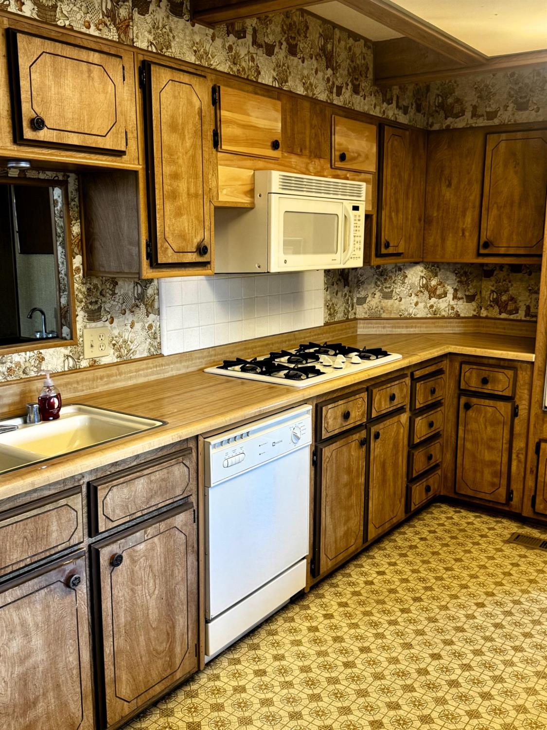 1200 South Carpenter Road, Unit 117 Modesto, CA 95351 - Photo 20 of 33 Gallery Image 20