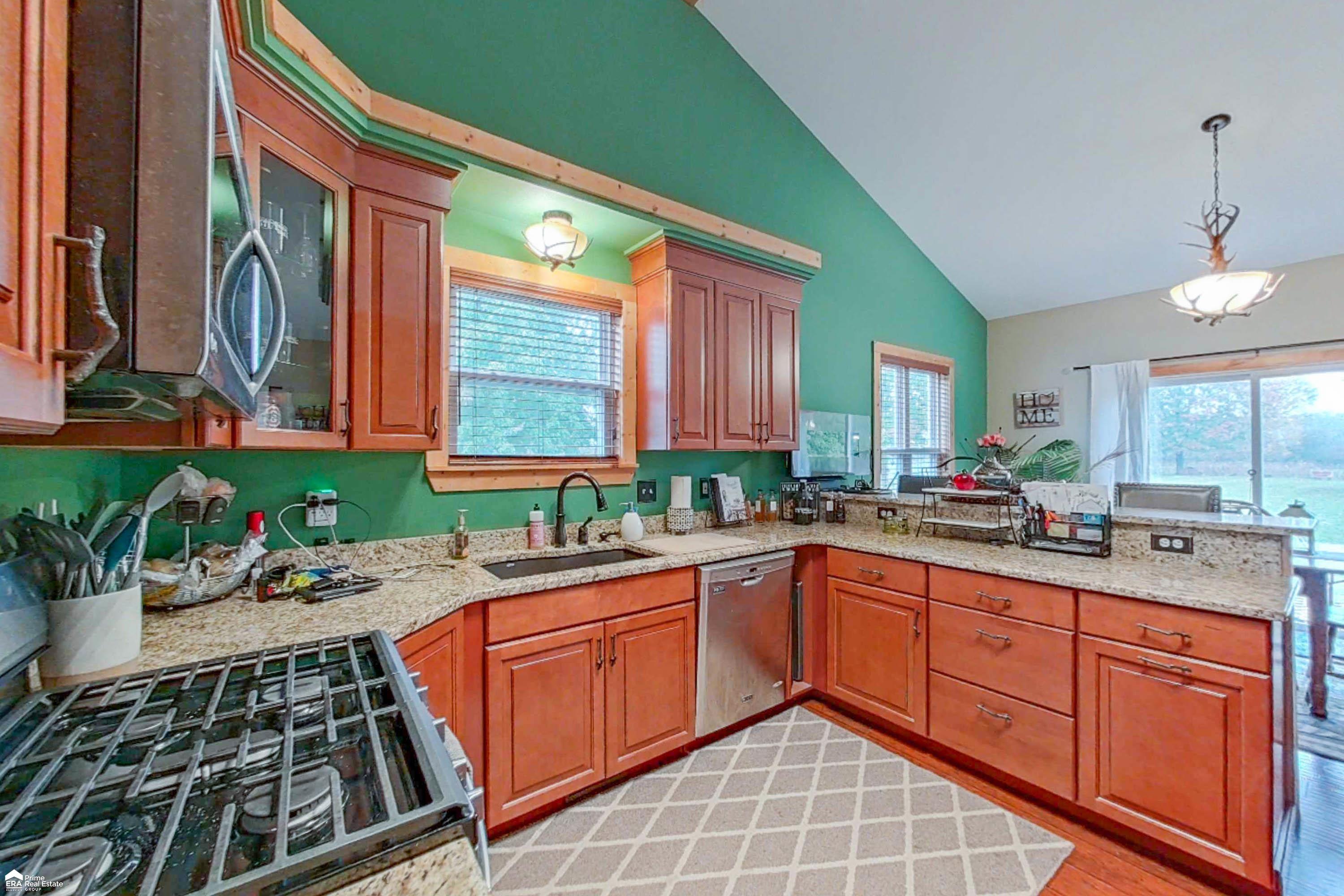 6228 Smith Road Linden, MI 48451 - Photo 13 of 39