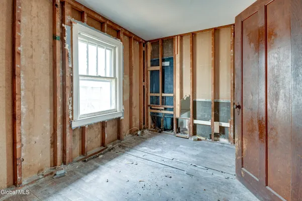 $60,000 | 10 Franklin Street, Gloversville, NY 12078