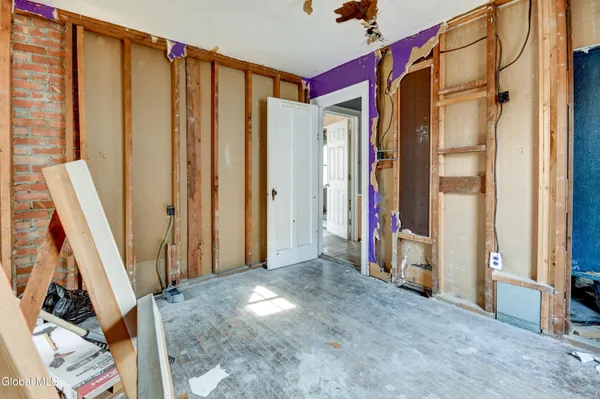 $60,000 | 10 Franklin Street, Gloversville, NY 12078