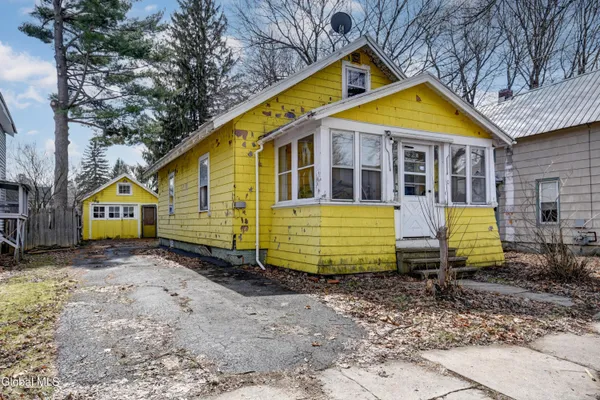 $60,000 | 10 Franklin Street, Gloversville, NY 12078
