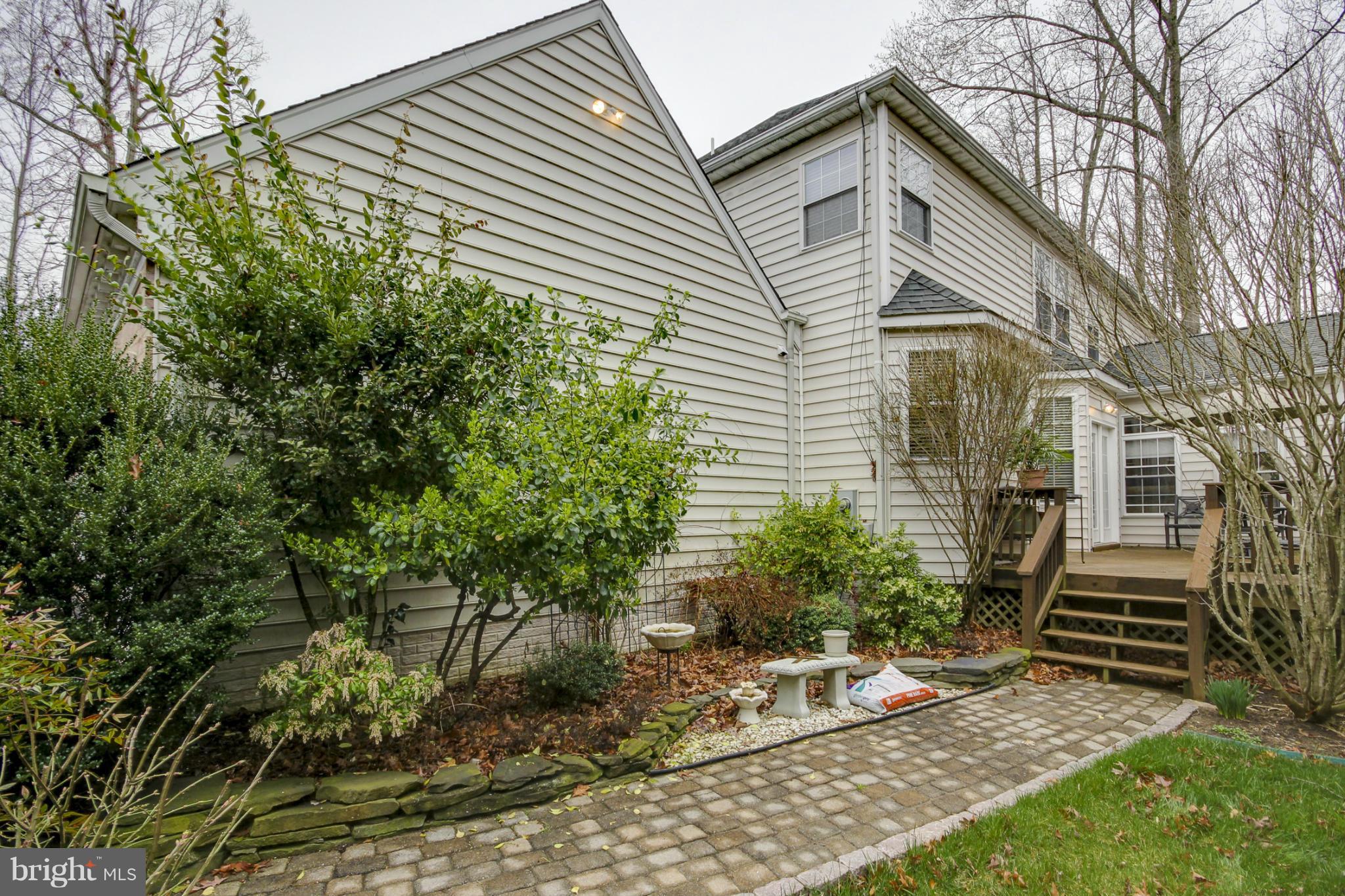 7890 Pembridge Road Manassas, VA 20112 - Photo 3 of 25 Professionally Landscaped