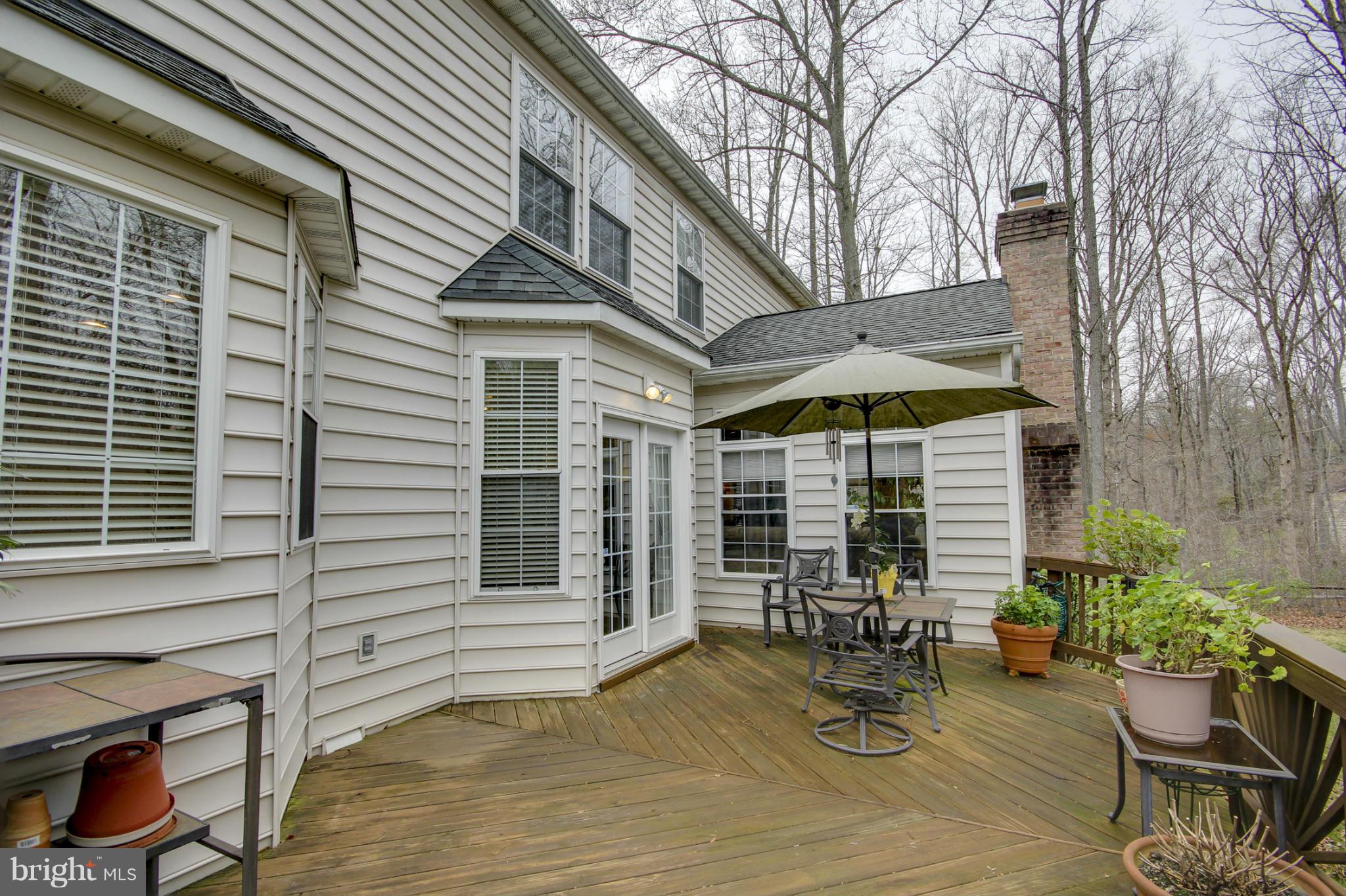 7890 Pembridge Road Manassas, VA 20112 - Photo 4 of 25 Large Deck