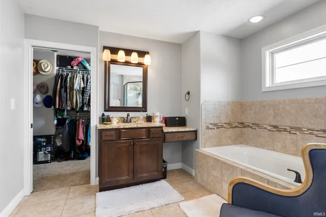 $899,000 | 9075 Lantern Lane, Lafayette, IN 47909