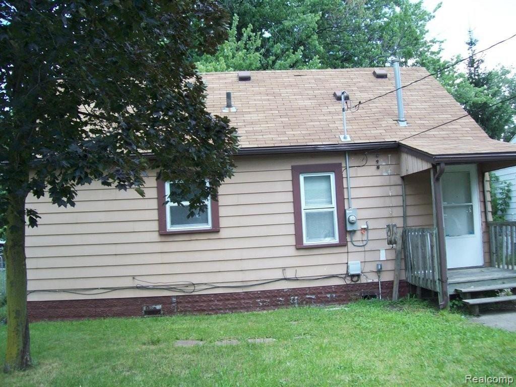 11368 Maxwell Avenue Warren, MI 48089 - Photo 2 of 15 100_3520.JPG
