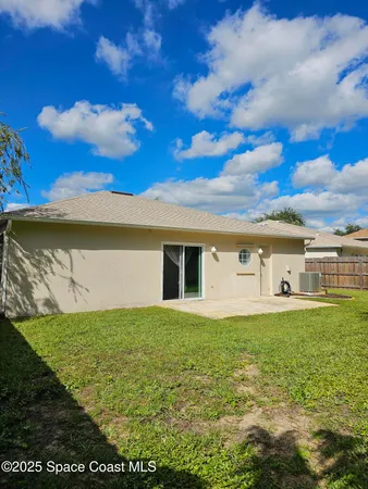 $2,500 | 1736 Vista Lake Circle, Melbourne, FL 32904