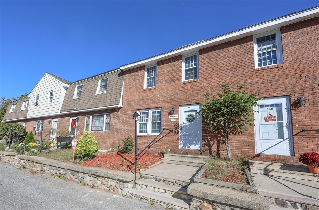 32 A Rockingham Street, Unit 32A Lowell, MA 01852 - Photo 2 of 33