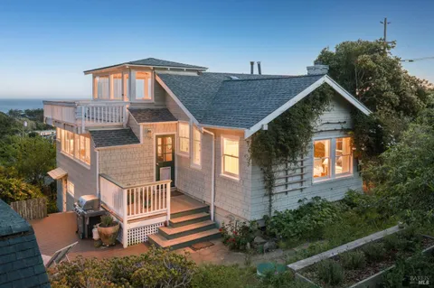 $3,680,000 | 40 Laurel Avenue, Stinson Beach, CA 94970