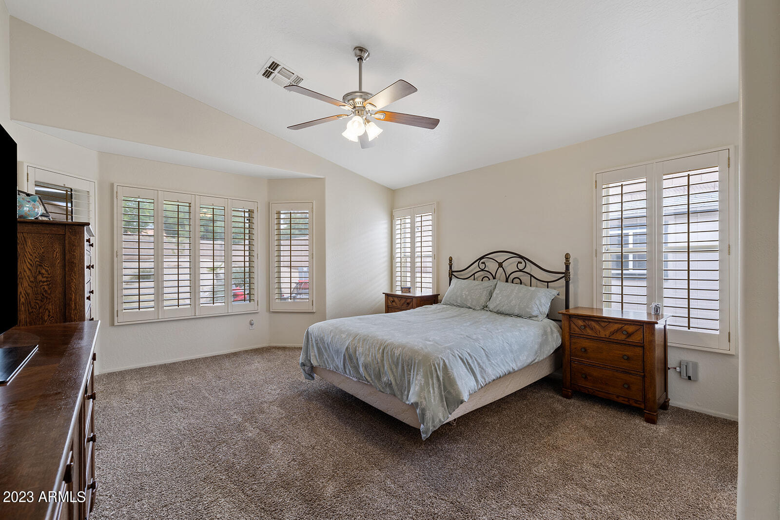 18656 North 20th Way Phoenix, AZ 85024 - Photo 20 of 38 Primary Bedroom