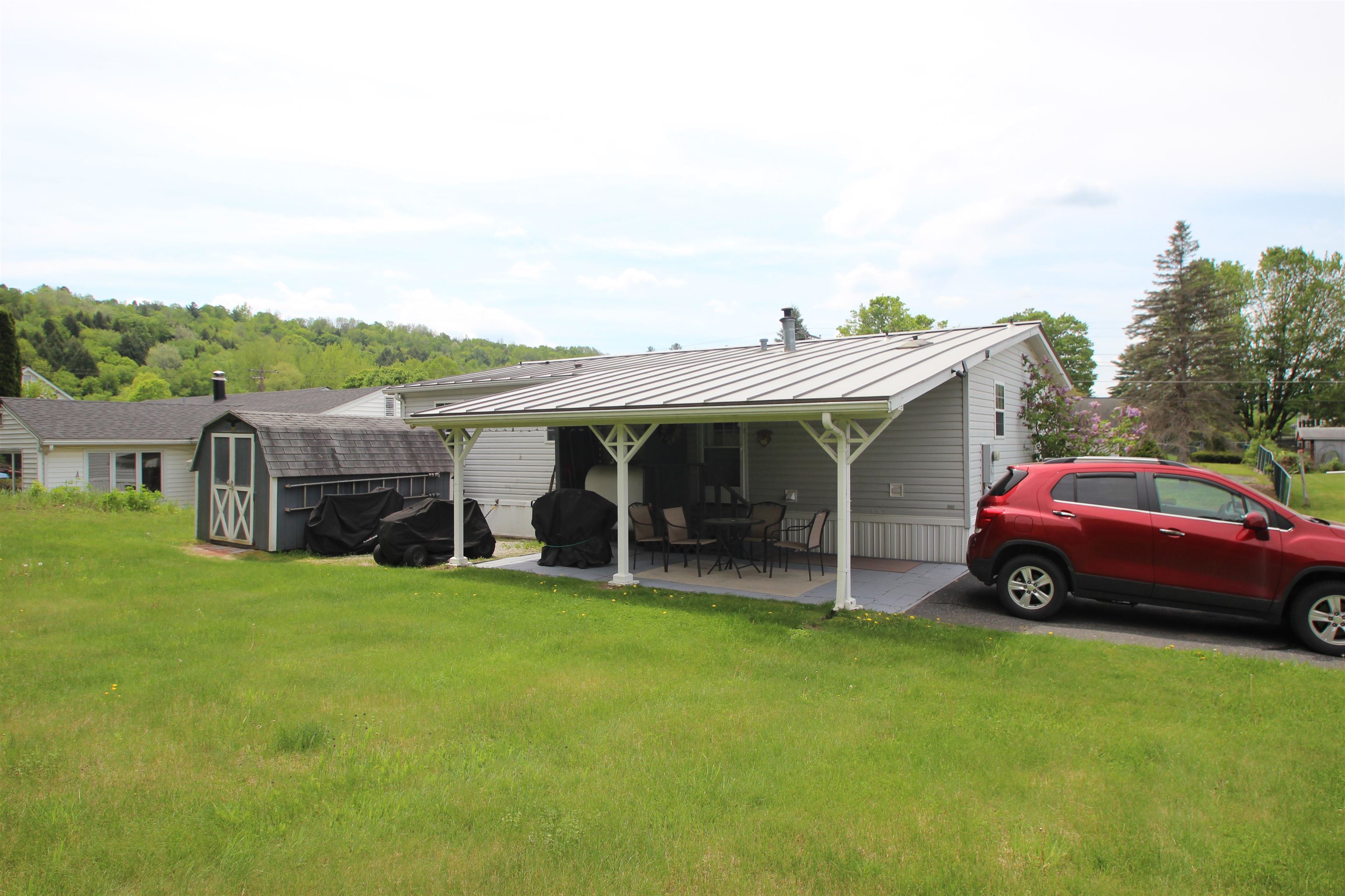 8 East Parkside Terrace Barre, VT 05641 - Photo 3 of 14