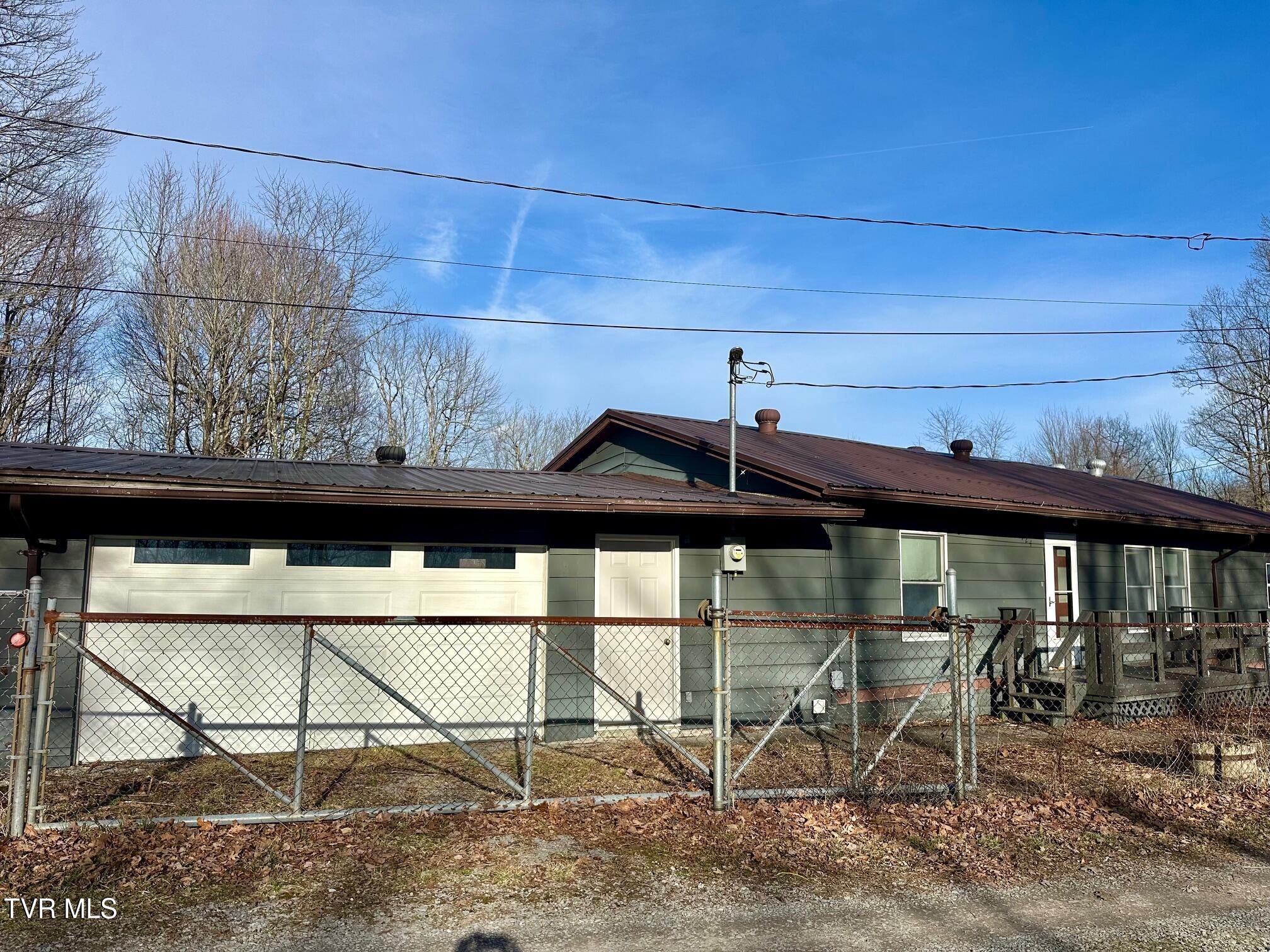 2924 Lark Road Coeburn, VA 24230 - Photo 3 of 24 IMG_3371