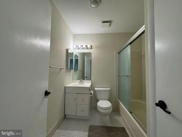 $3,250 | 45 Windsor Mews, Cherry Hill, NJ 08002