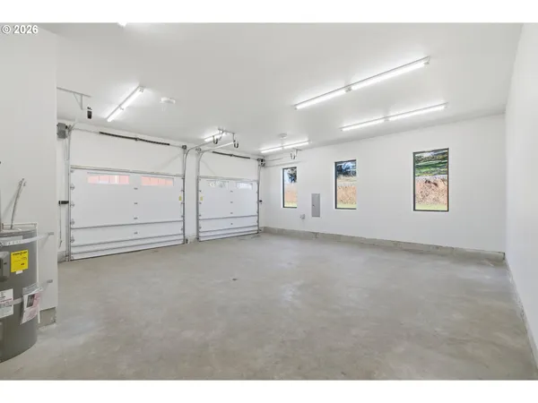 a view of a garage
