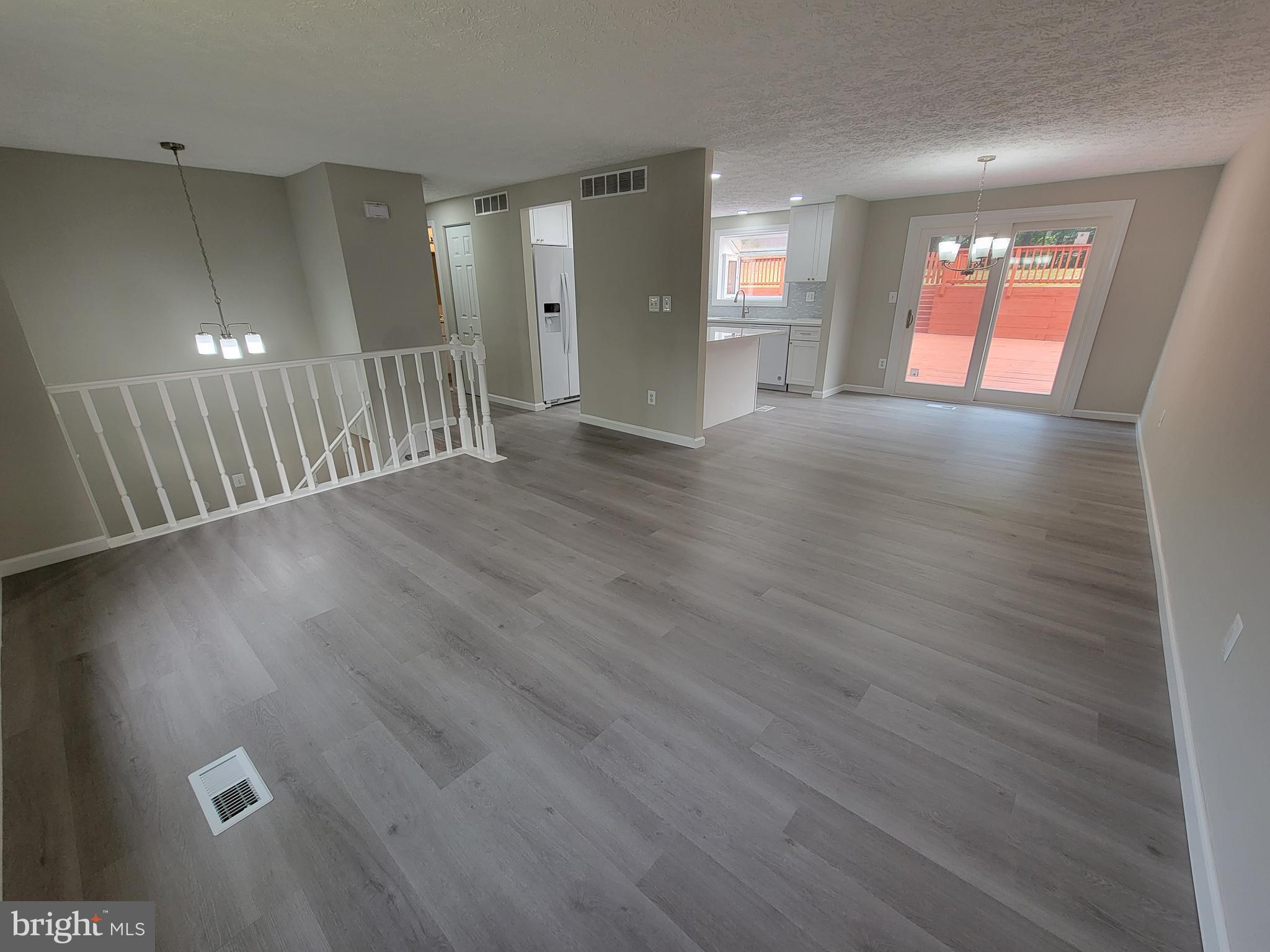 7598 Springfield Hills Drive Springfield, VA 22153 - Photo 3 of 40