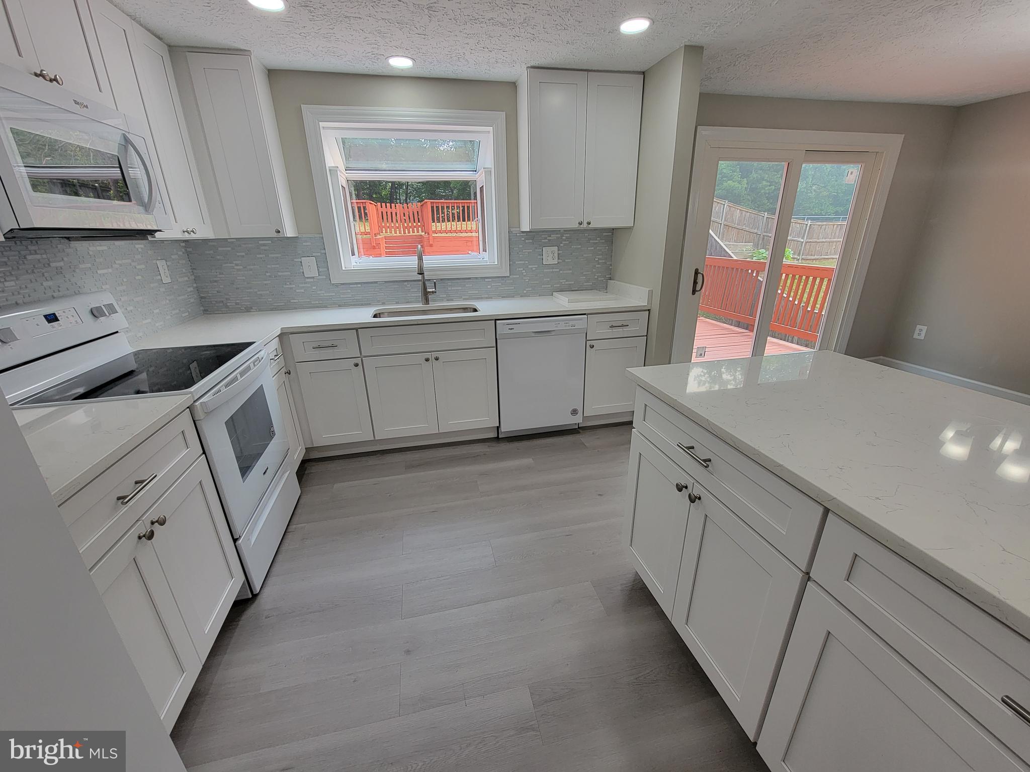 7598 Springfield Hills Drive Springfield, VA 22153 - Photo 9 of 40
