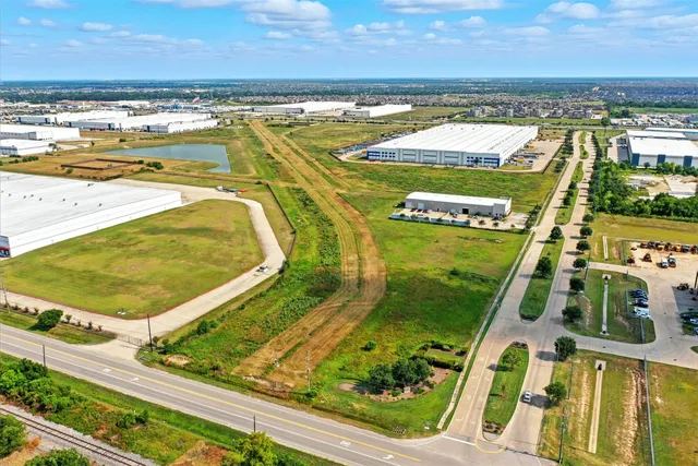 a view of an outdoor space