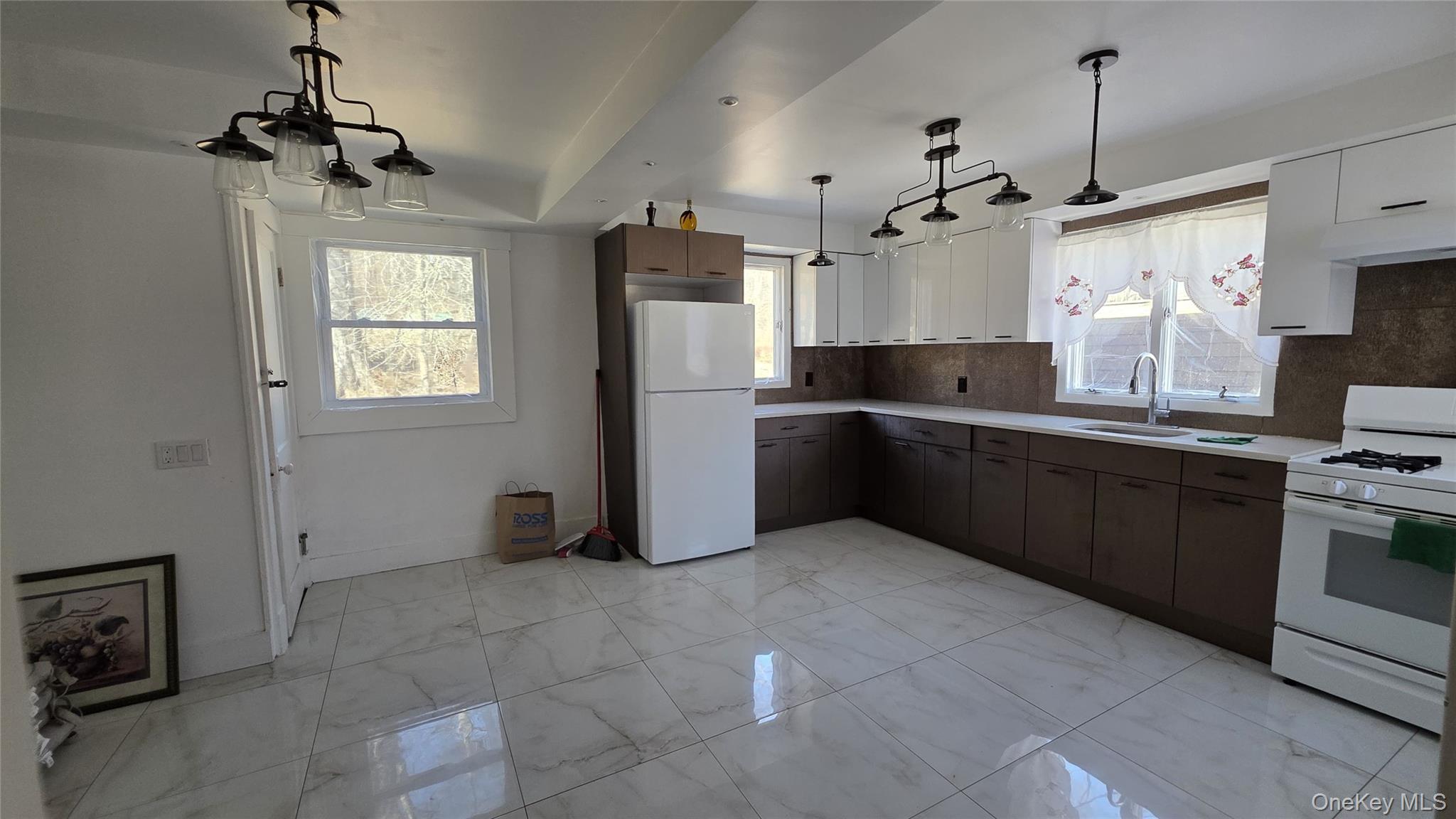 208 Glenmere Road Chester, NY 10918 - Photo 2 of 23