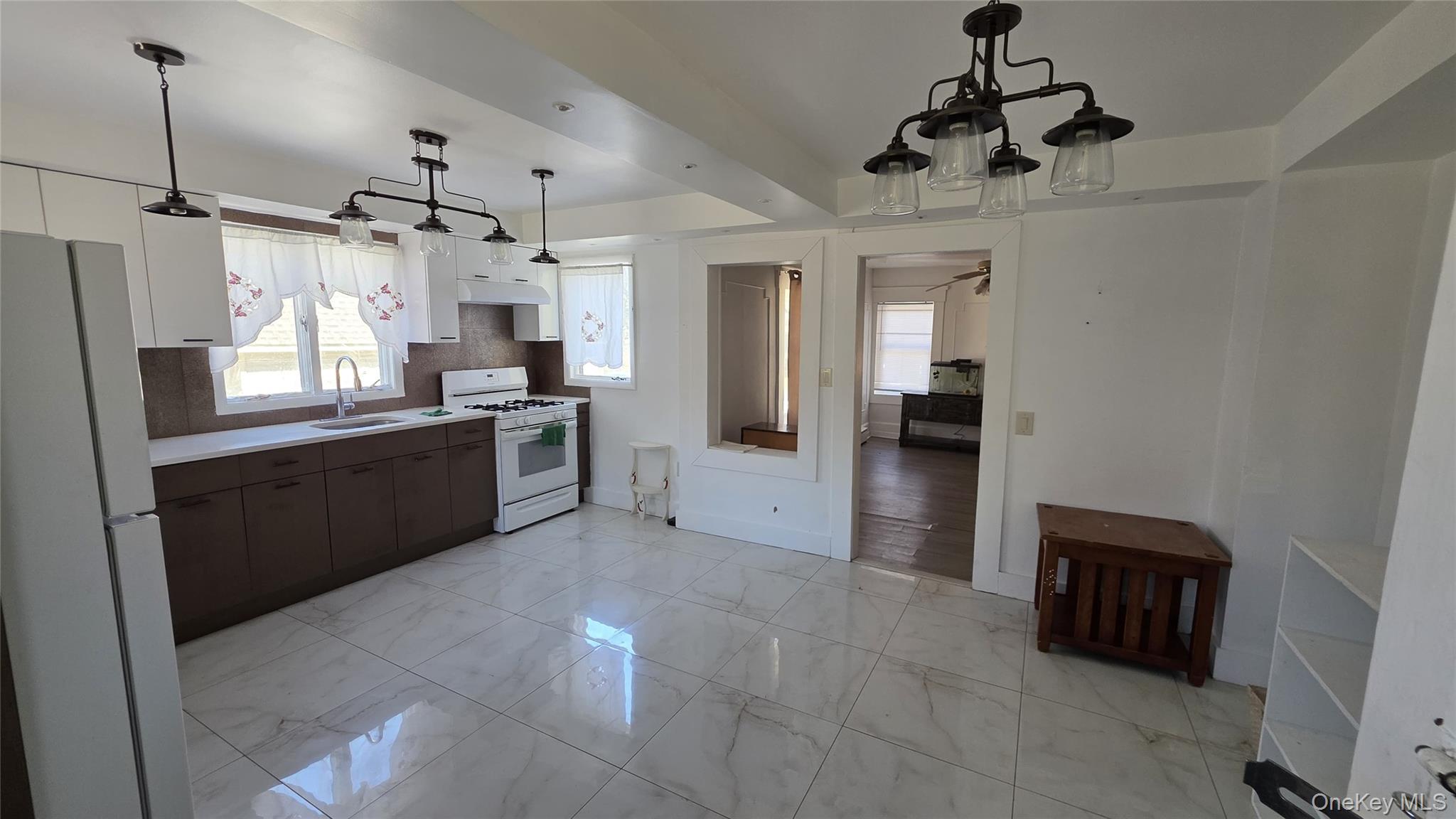 208 Glenmere Road Chester, NY 10918 - Photo 3 of 23