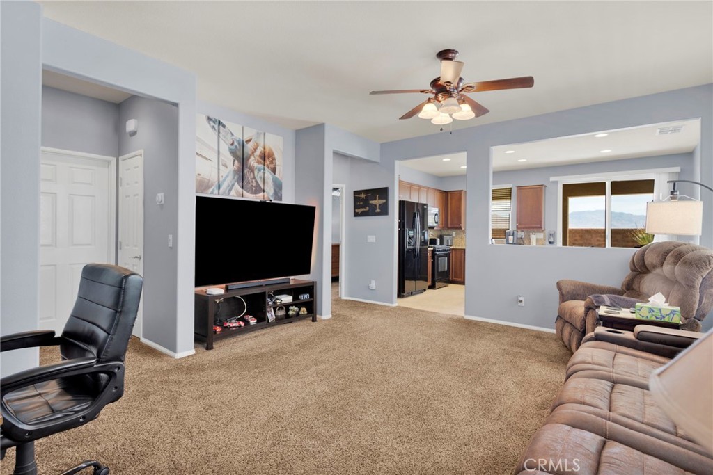 19459 Maple Creek Road Apple Valley, CA 92308 - Photo 13 of 51